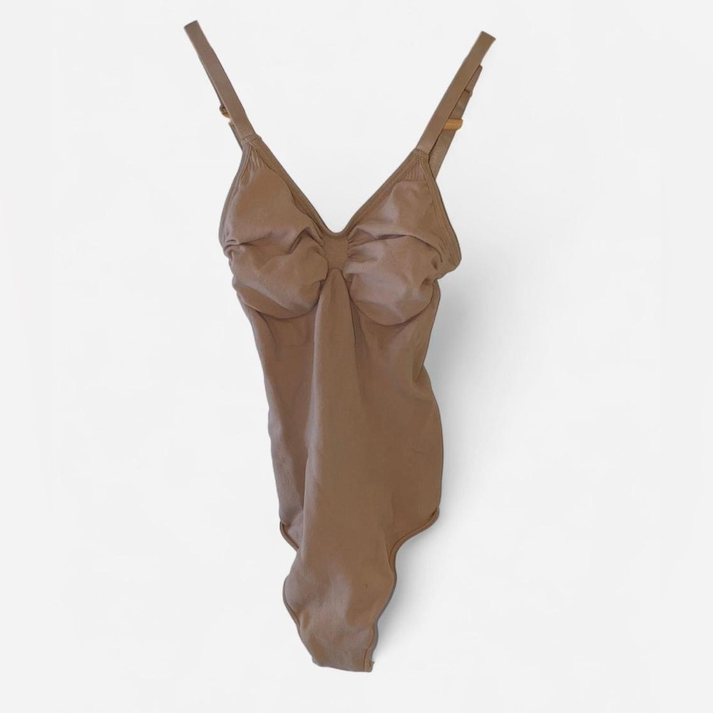 NWOT Skims Sculpting Thong Bodysuit